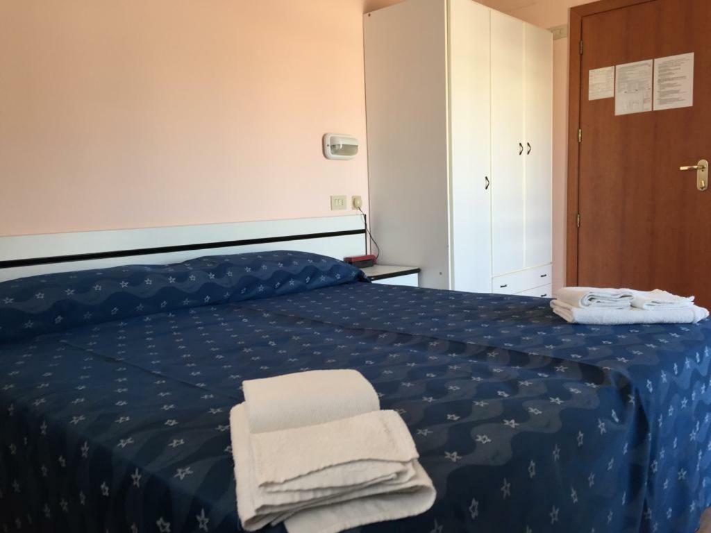 Hotel Ville De Paris Ричоне Екстериор снимка