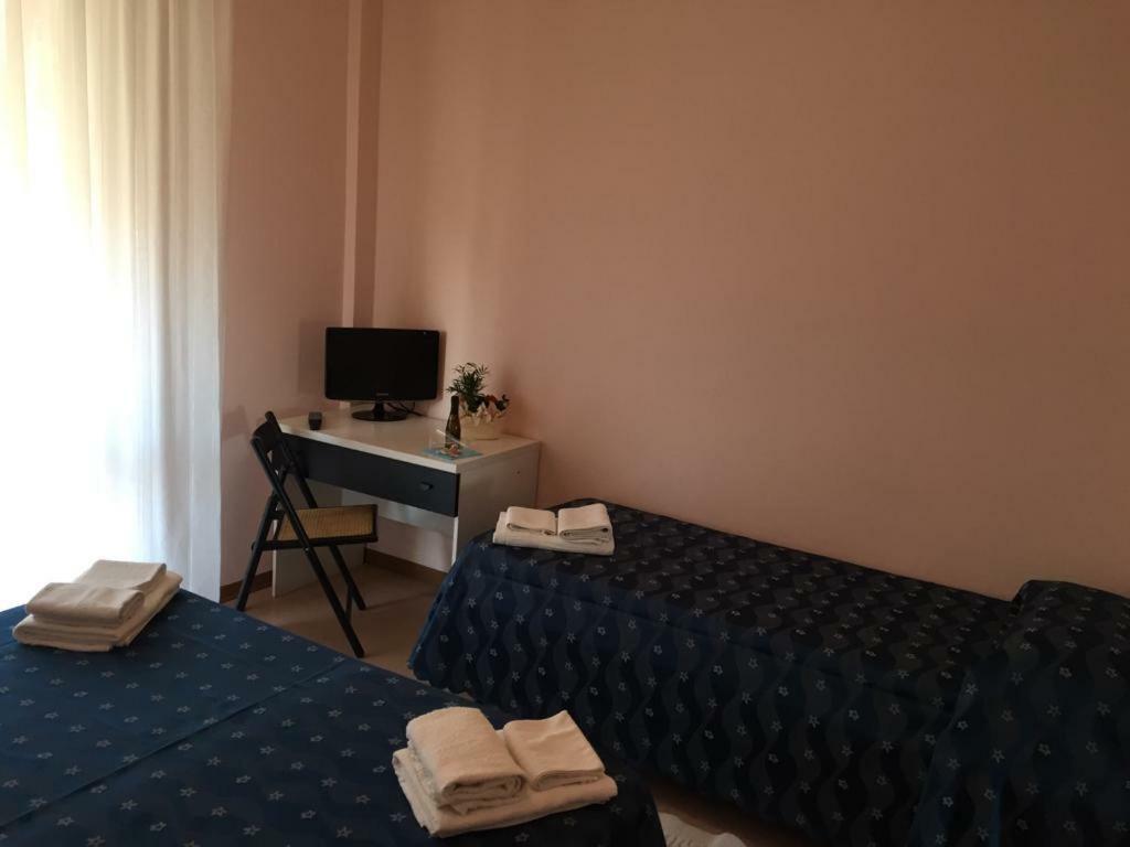 Hotel Ville De Paris Ричоне Екстериор снимка