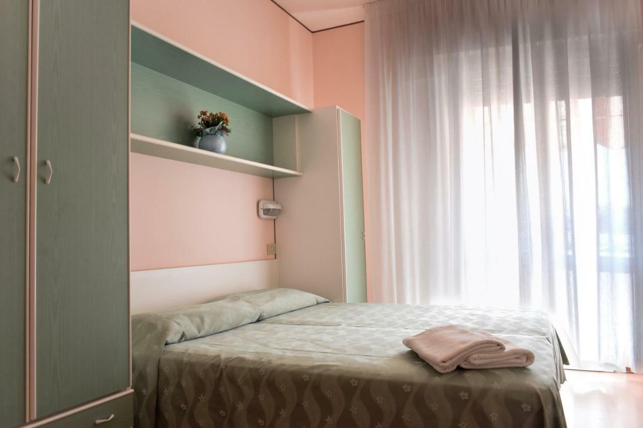 Hotel Ville De Paris Ричоне Екстериор снимка